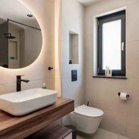 Luxury Tea Μακάρσκα